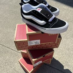 Skateboard Shoes And Complete 