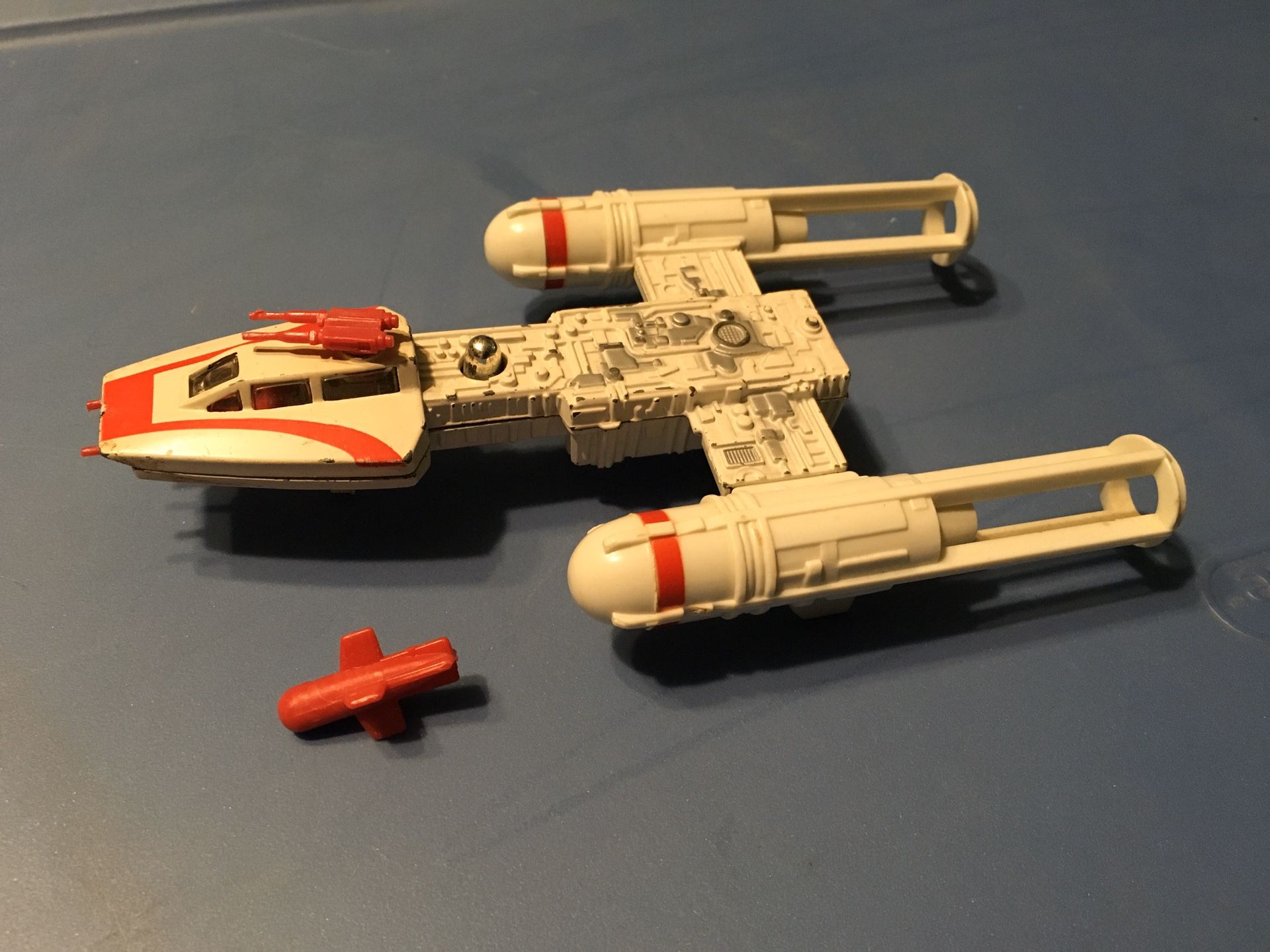 Star Wars 1979 cast iron Y-Wing COMPLETE w/red BOMB