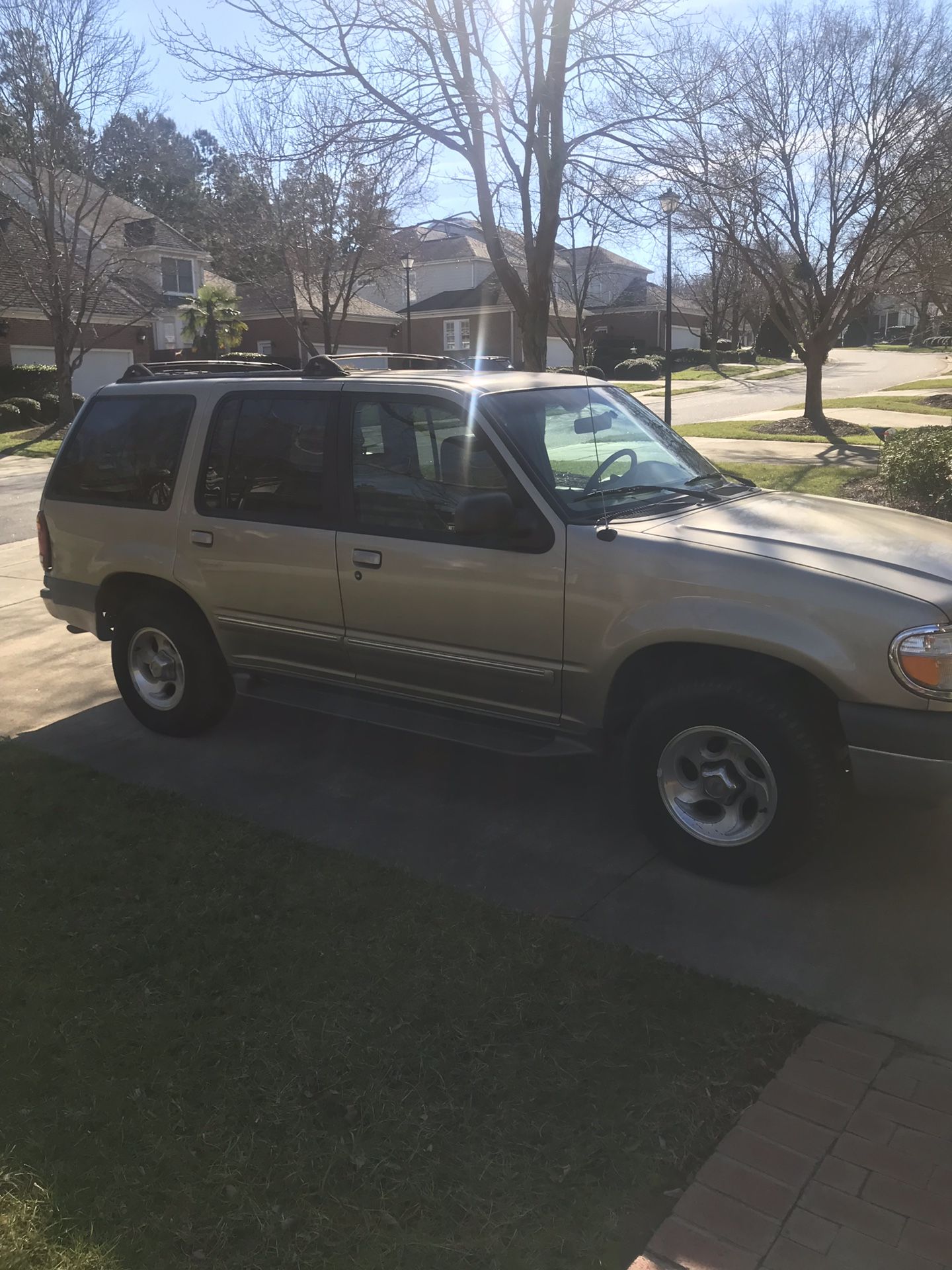 2000 Ford Explorer