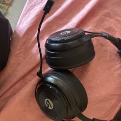 Wireless Headset For All Consoles Come With Charger