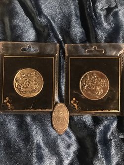Walt Disney world 25 years commemorative token and quarter