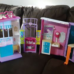 Barbie Veterinary Clinic Playhouse