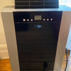 Wynter Portable Air Conditioner 14K BTU- almost new