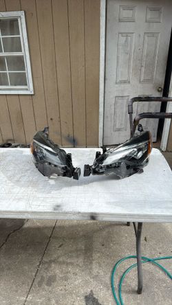 2019 toyota corolla headlights