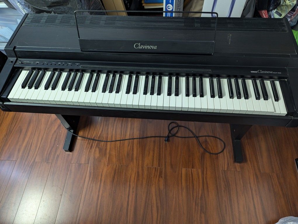 Yamaha Clavinova CLP-100