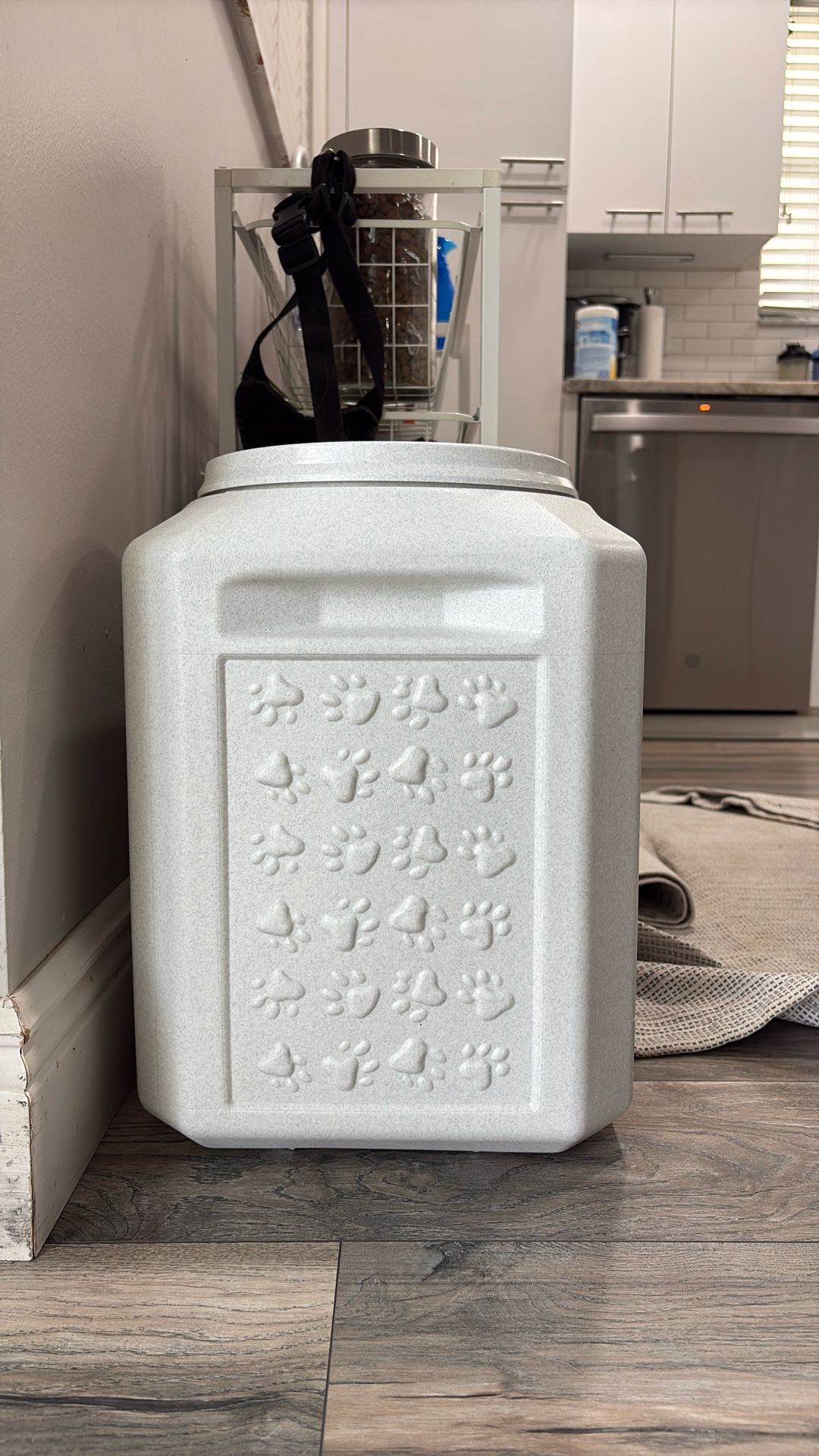 Pet Food Container 35 lbs, Gamma Vittles Vault 