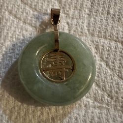 14K Gold Green Jade Donut Pendant Chinese Longevity Symbol 