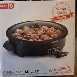 Dash Family Size 14" Nonstick Skillet