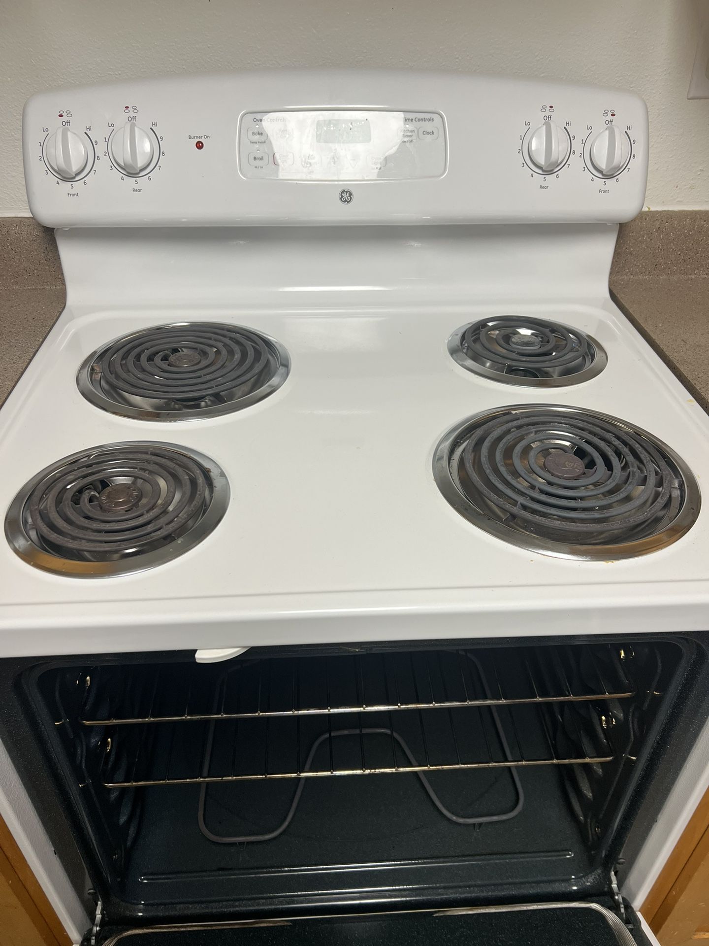 General Electric White Stove Used Once!! 