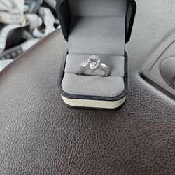 8k Diamond Ring 