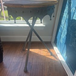 End/Side tables 