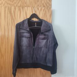 https://offerup.com/redirect/?o=THVjeS5jb20= Light Weight Gray Top