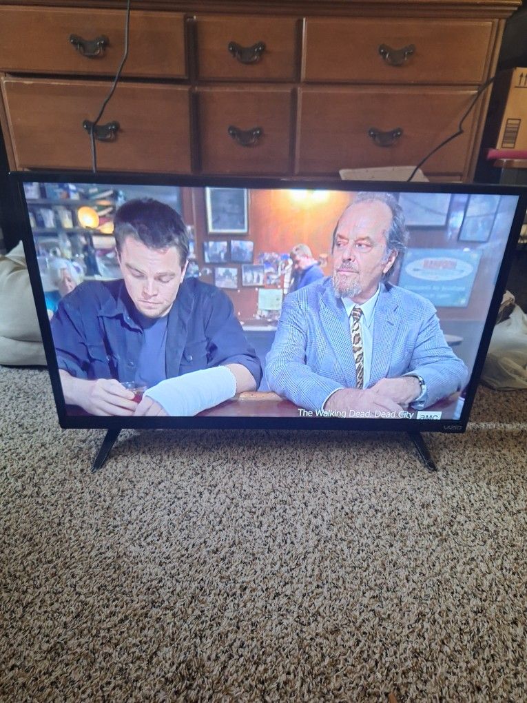 VIZIO 32-inch HD LED TV Flat Screen Television
