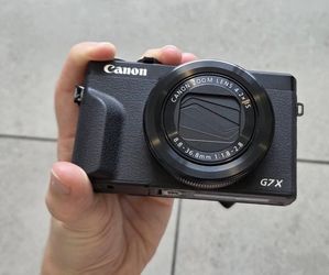 Canon camera g7x