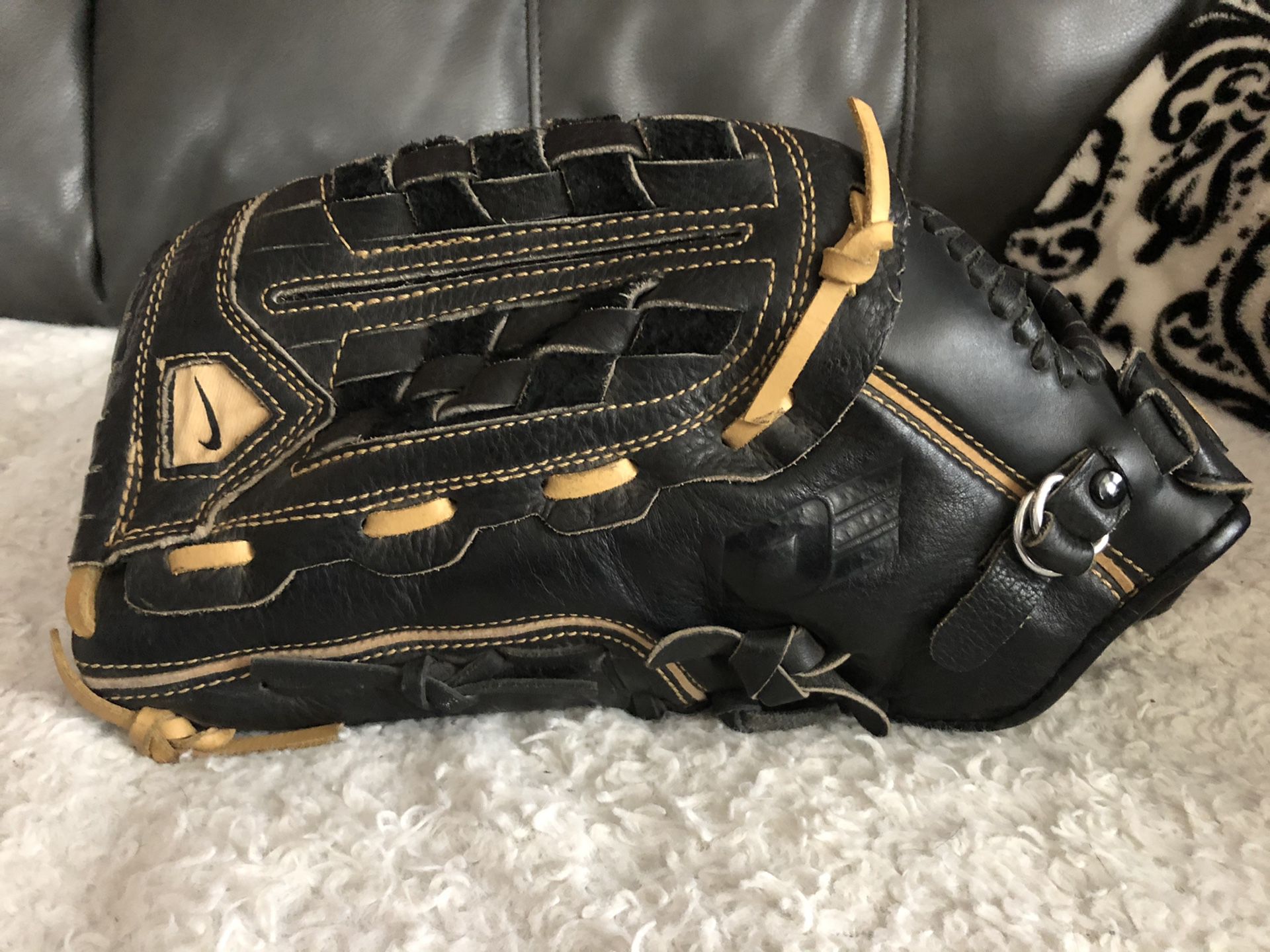 Nike Edge 13” LHT softball glove