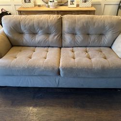 Comfortable Couch In Perfect Condition 