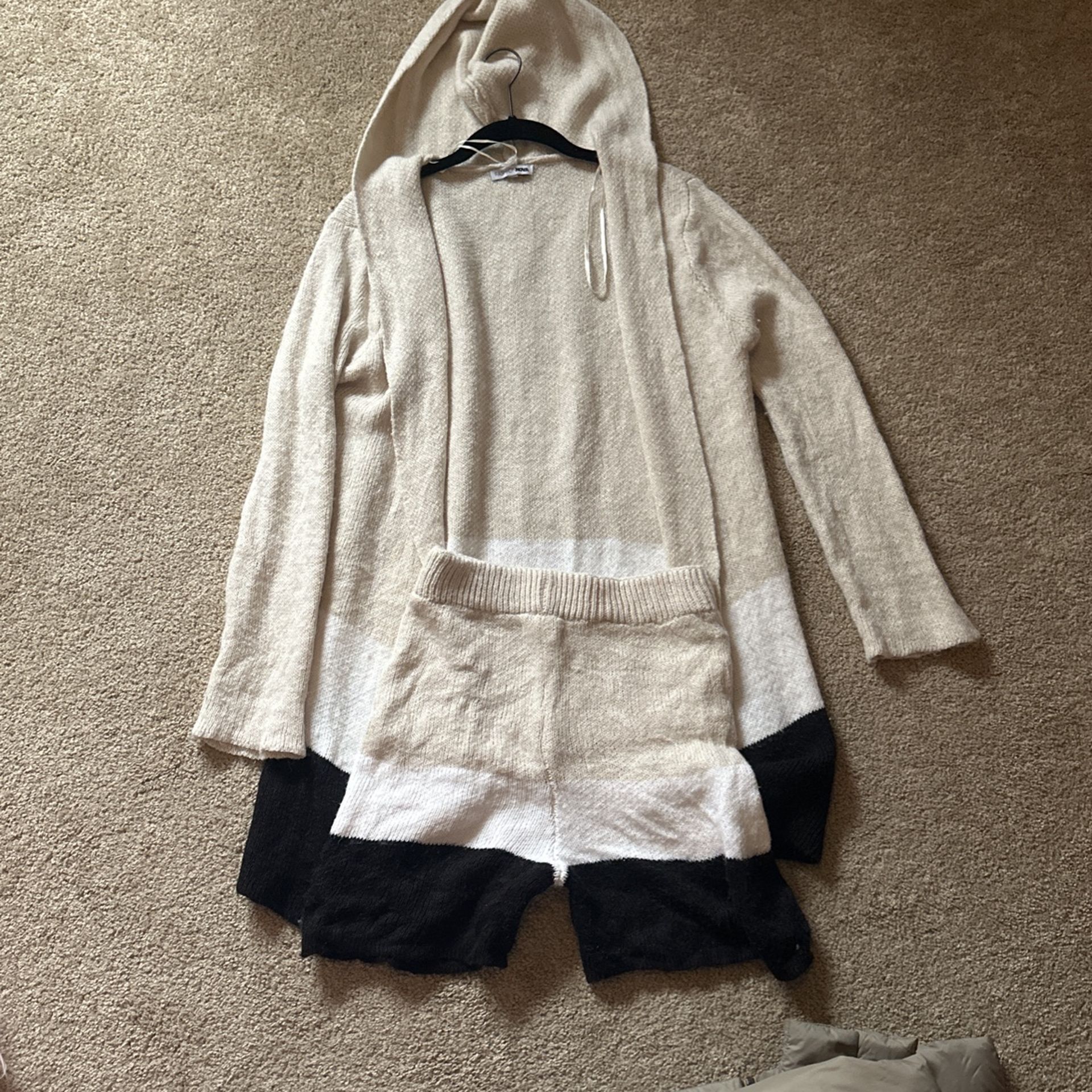 Cardigan With Short Pants