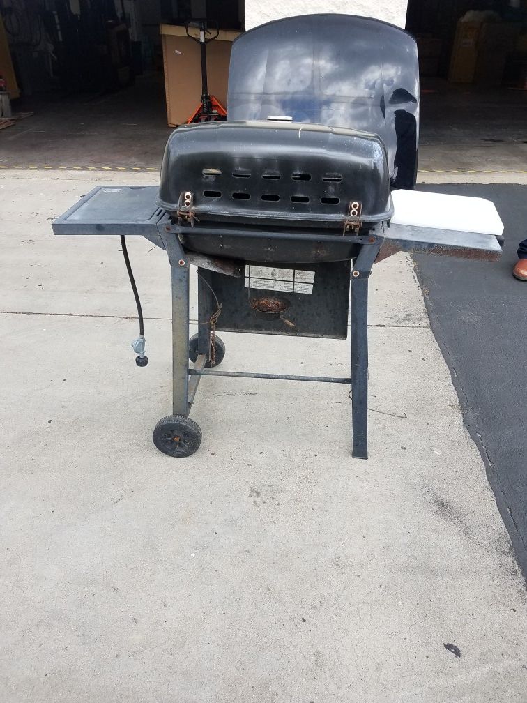 Gas bbq grill