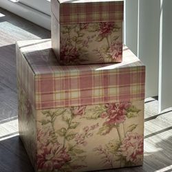 2 Pink And Green Boxes