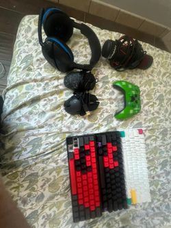 Gaming Peripherals Lot – Headset, Mouse, Controller, Keyboard