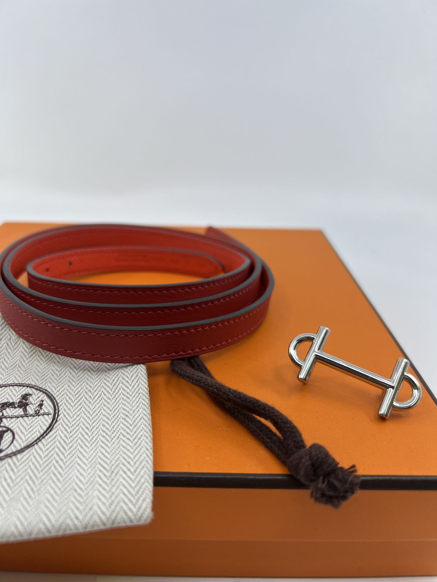 $550 Hermes Gamma Reversible Belt Leather Thin 80 Red