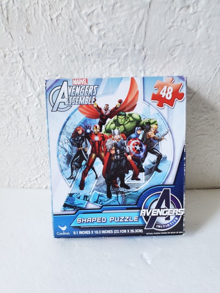 AVENGERS THOR HAMMER ASSEMBLE: Marvel Shaped Jigsaw Puzzle 48 Pc Action-Packed