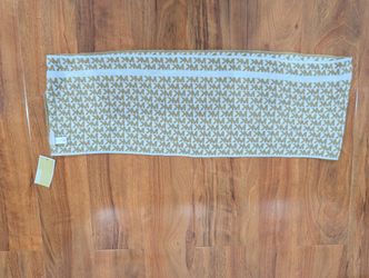 New Michael kors Scarf