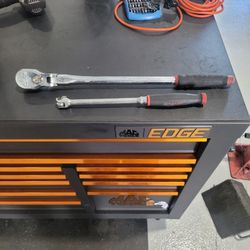 Snap-on And Mac Tools 