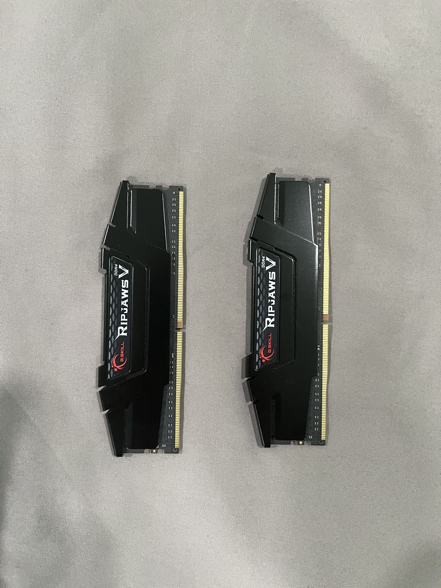 G skill ripjaws V ddr4 ram 16gb 3200mhz (for Am4)