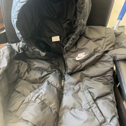 Girls Nike Puffer Jacket 