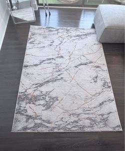 5x7 Contemporary Marble Pattern Area Rug – Excellent Condition