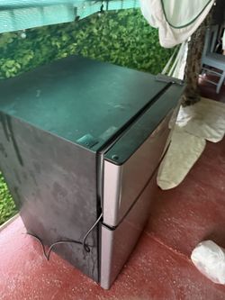 Small refrigerator  willz