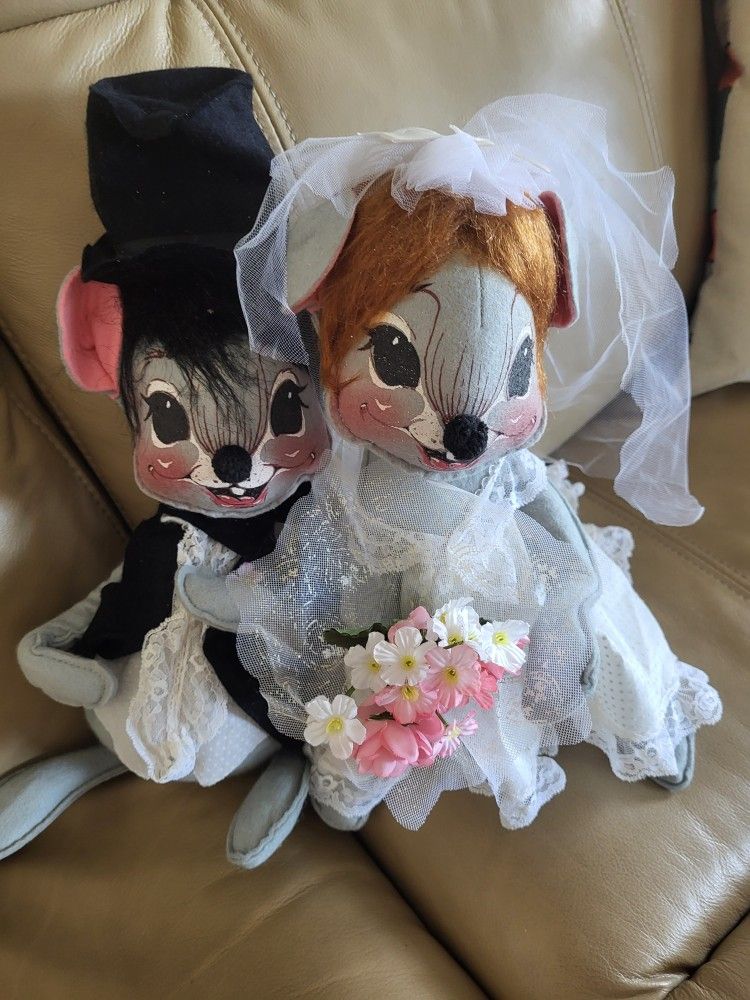 Bride and Groom Annalee Dolls