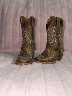 Girl boots size 7