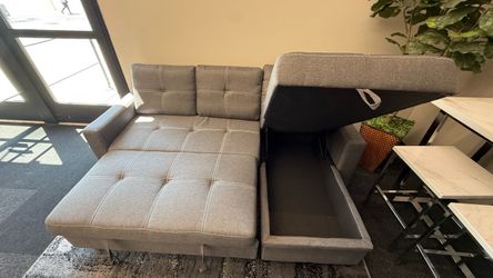 SECTIONAL WITH PULL OUT