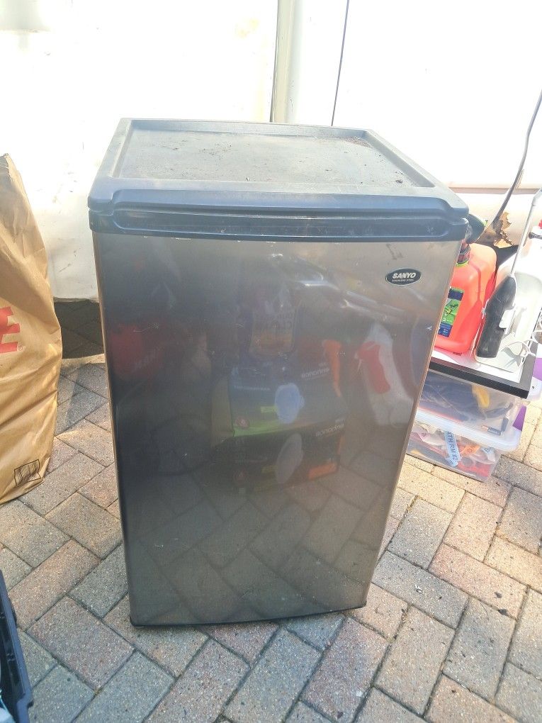 Mini Fridge