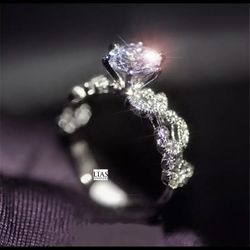 New 18k White Gold Engagement Ring 