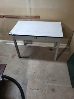 Metal Table Top/Wood Base