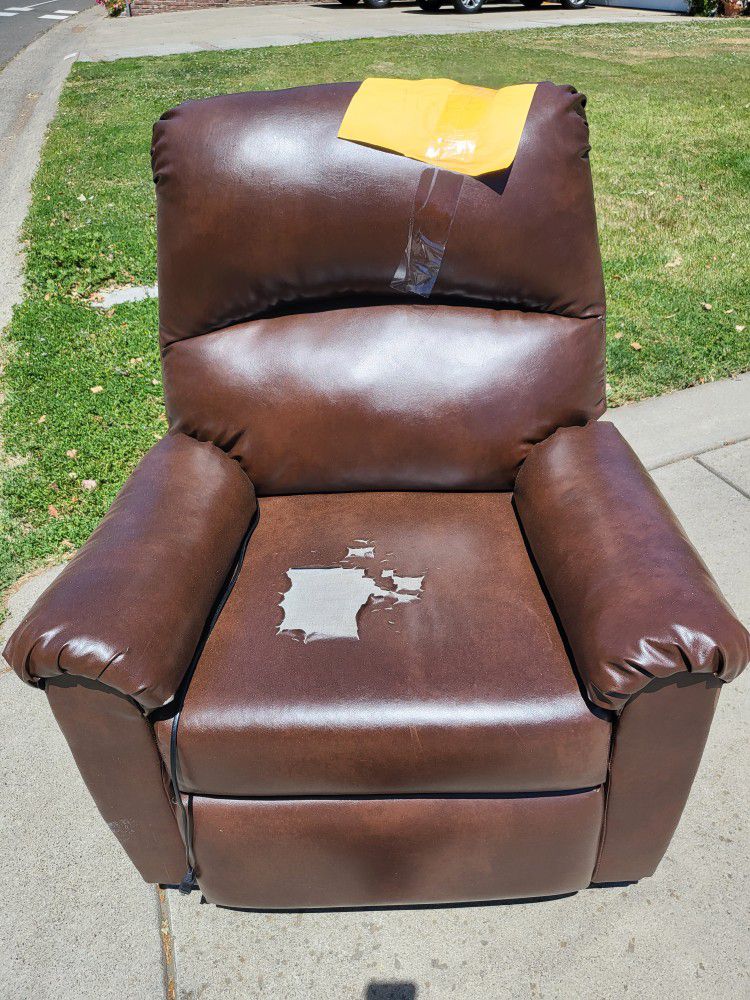 Electric Recliner - Works just torn seat Free