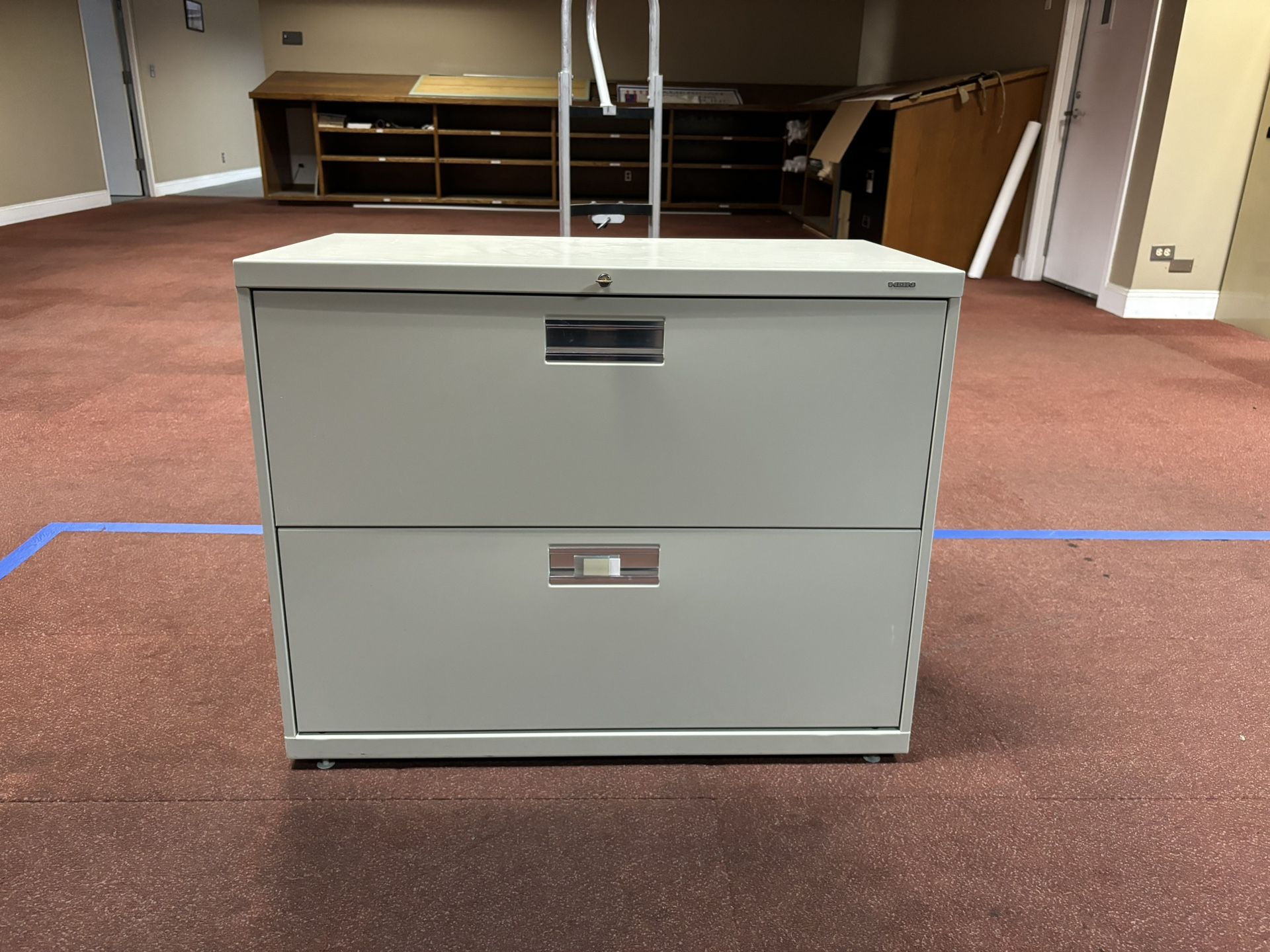 (1) HON 2-drawer File Cabinet