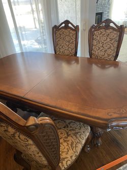 large extendable table 6 chairs