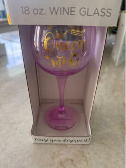 Queen mom wine glass