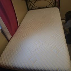 Twin Bed w/metal Frame