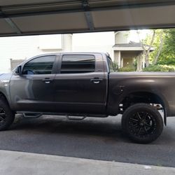 TOYOTA TUNDRA 