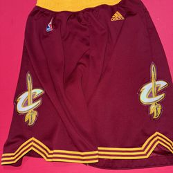 Adidas Cleveland Cavaliers men’s basketball NBA shorts size S 