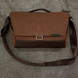 Peak Design V1 15” Messenger Bag