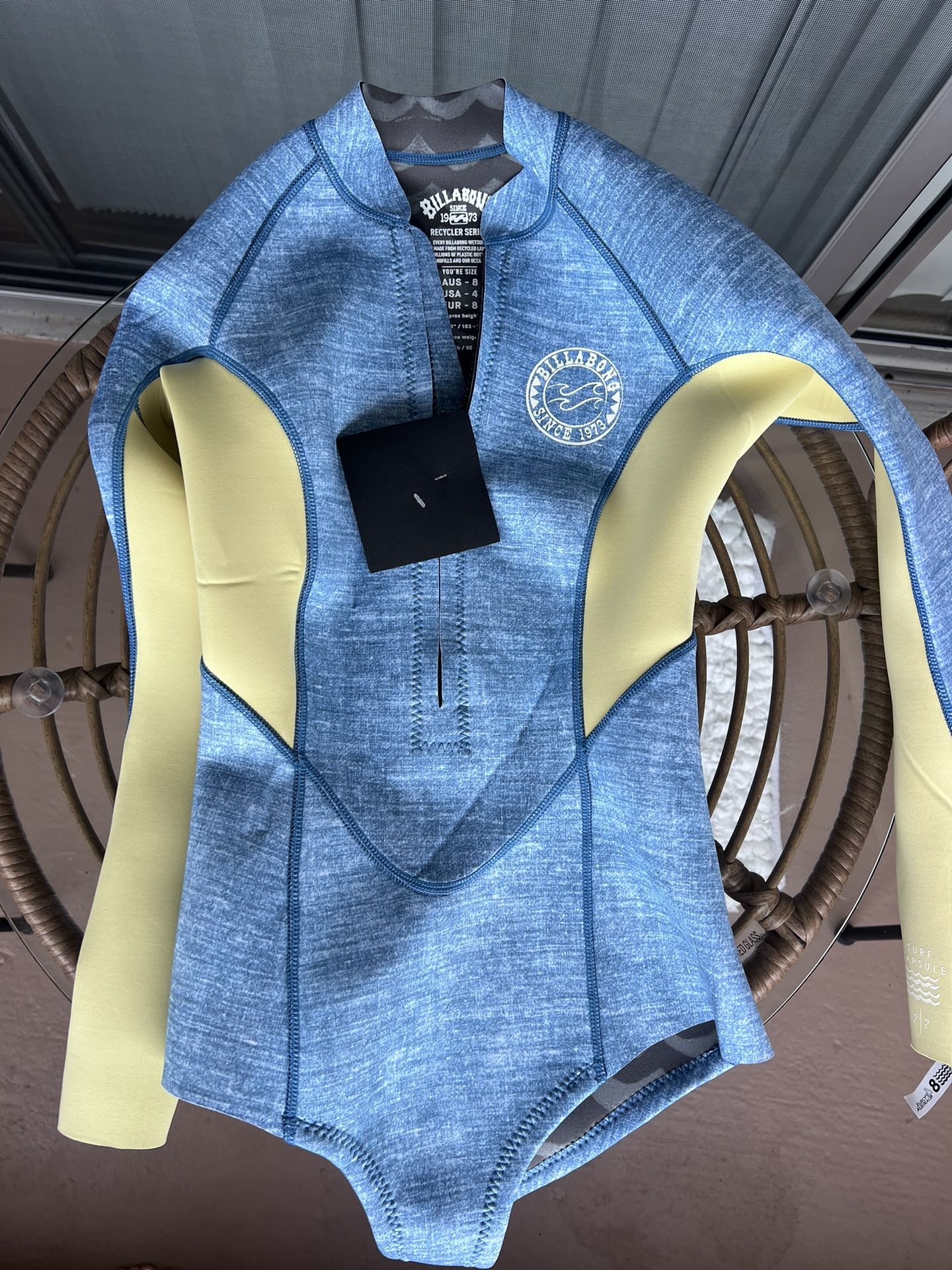 Brand New Billabong Spring Suit 2MM/ Size 4 Sports & Outdoors