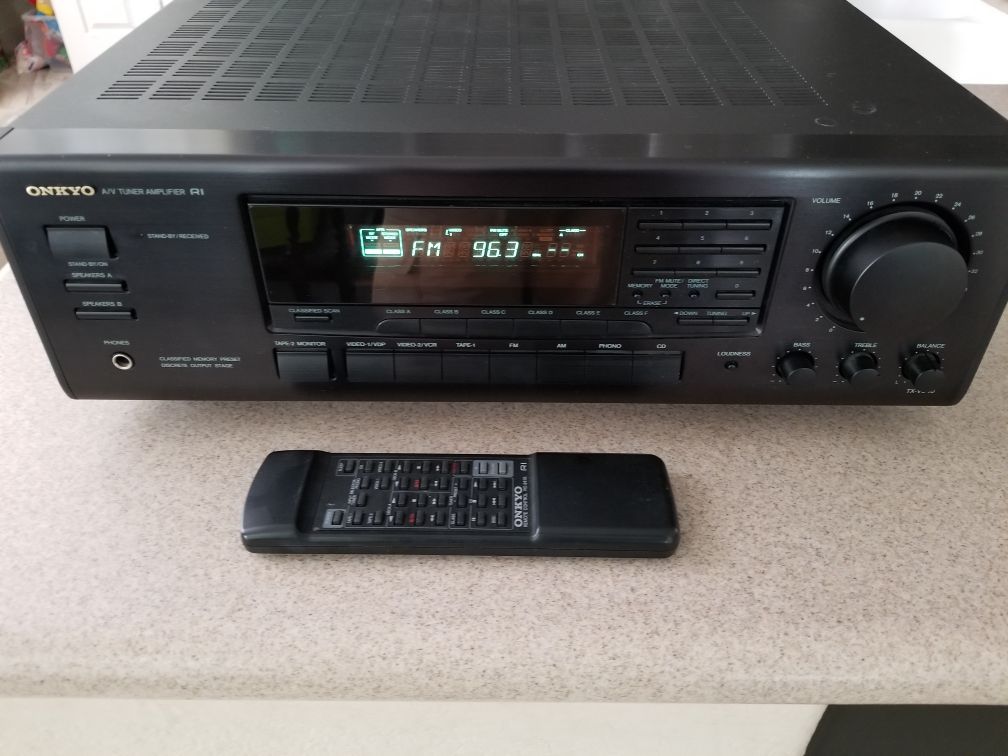 Onkyo TX-V940 A/V Tuner Amplifier / Receiver