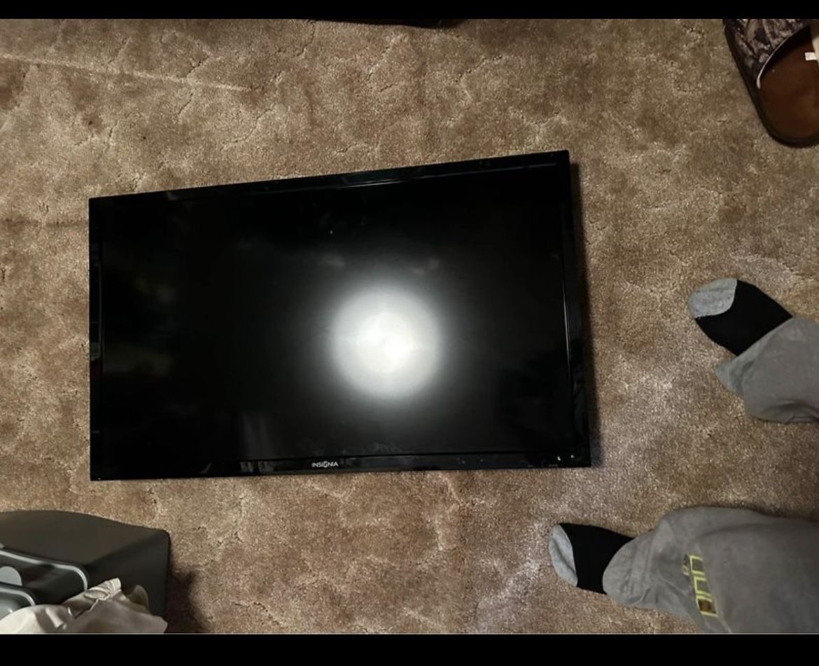 Insignia Tv Black , Model: NS-32D312NA15 Rev.A S/N:B429EWD05388