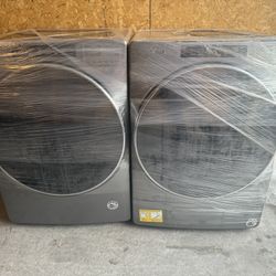 Whirlpool washer And gas Dryer 